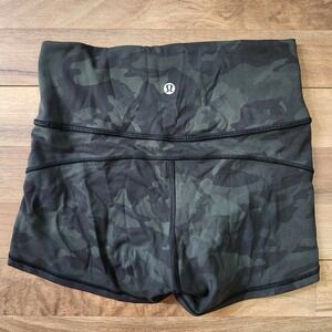 Lululemon In Movement Shorts Everlux Incognito Camo Multi Gator Green Size 6 Euc
